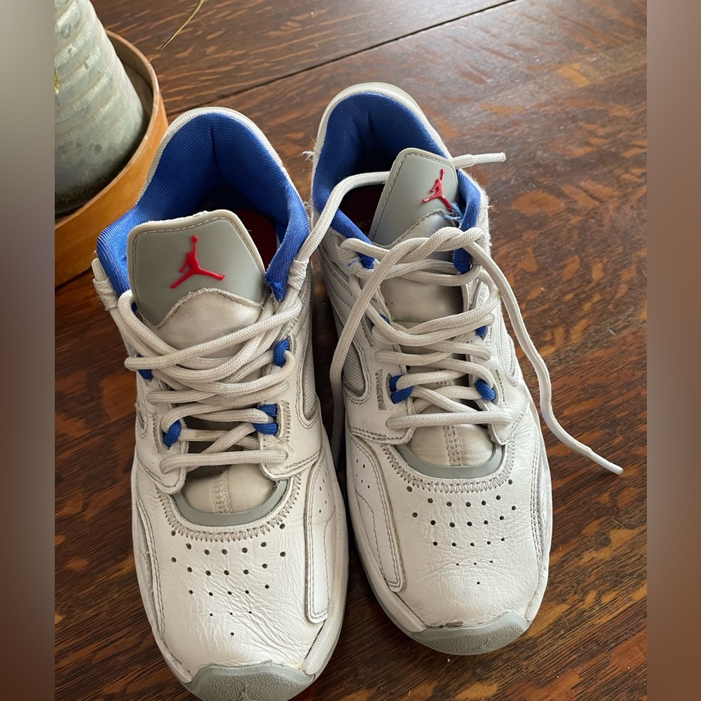 Boys Youth Jordan Air Max Size 4.5